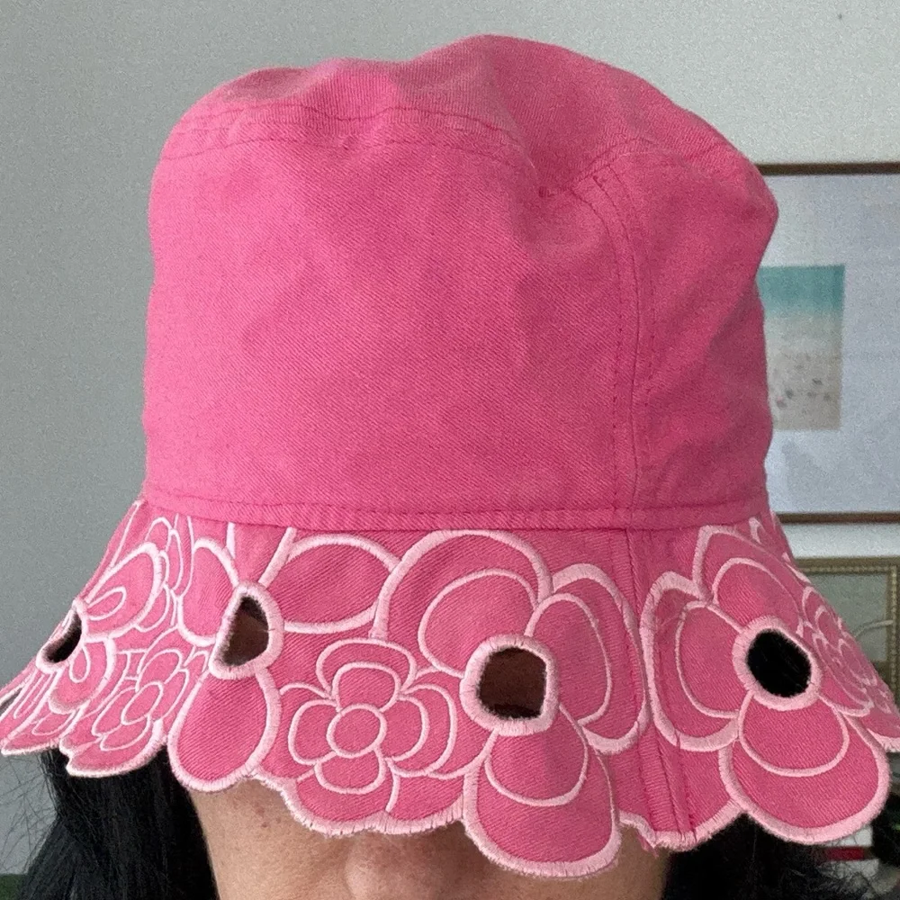 Vintage Liz Claiborne Pink Floral Eyelet Bucket Hat